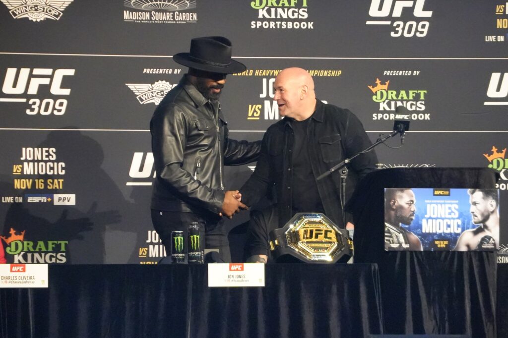 Jon Jones and Alex Pereira Could Finally Clash in 2026, Says MMA Insider